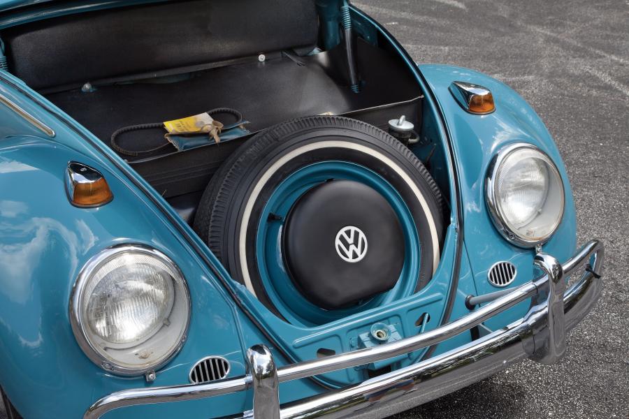  Volkswagen Beetle Cabriolet White Roof 1963 года  (фото 7 из 18)